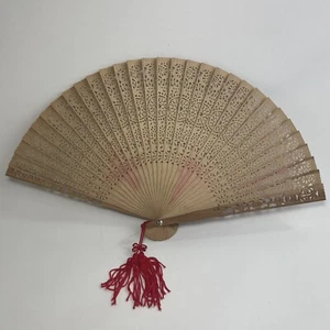"Ventilador plegable vintage de madera tallado a mano decorativo 14"" a través de x 8"" T" - Imagen 1 de 5