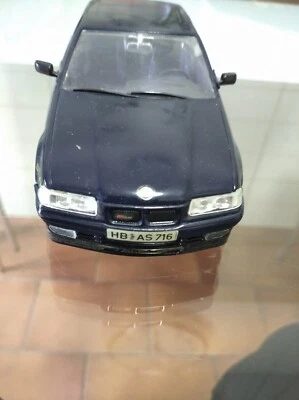 Modellino BMW E36 Berlina Alpina Scala 1:24 Blu Metallizzato Revell - Immagine 1 di 4
