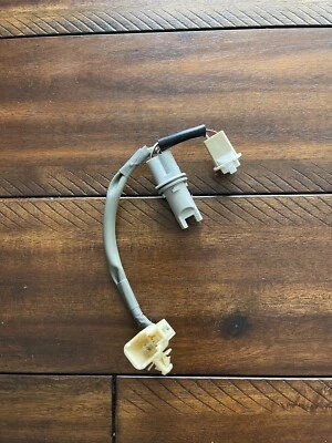 ARNÉS DE LUZ TRASERA (INTERIOR) LADO DERECHO O IZQUIERDO para TOYOTA CAMRY 2007 - 2011 USADO Foto 1 de 4