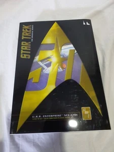 AMT Star Trek U.S.S. Enterprise NCC-1701 1:650 Scale Plastic Model Kit - Picture 1 of 7