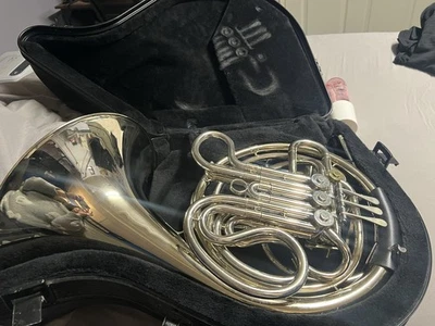 CONN 8D DOBLE CUERNO FRANCÉS PLATA  Foto 1 de 4