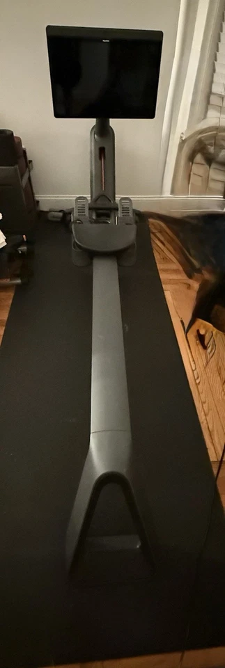 Peloton Row - impresionante máquina lista para recoger Foto 1 de 1