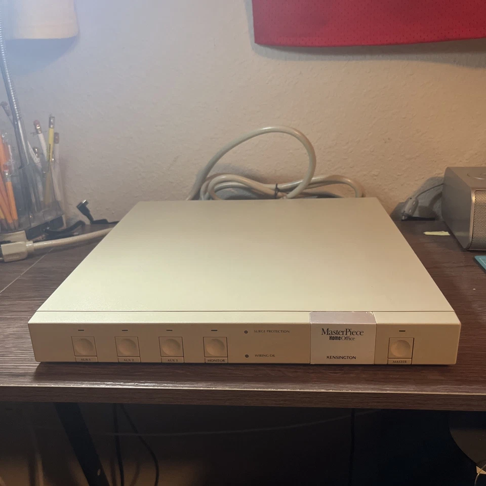 Kensington MasterPiece 浪涌电压保护器 — 第 1/2 张图片