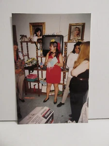 1990S VINTAGE FOUND PHOTOGRAPH COLOR ORIGINAL ART PHOTO YOUNG LATINA WOMAN BDAY - Picture 1 of 4