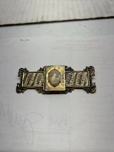 Antiguo Broche MEDALLÓN CAMAFEO PIN Metal Ornamentado Floral Flor Tono Dorado - Imagen 1 de 6