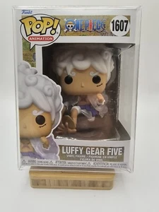 Funko POP! One Piece Luffy Gear Five #1607 with protector - Imagen 1 de 2