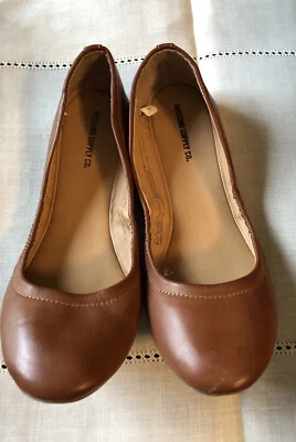 ZAPATOS de MOSSIMO Marrón Ballet Sin Cordones Planos Hechos por el Hombre Materiales Talla 7 Foto 1 de 3