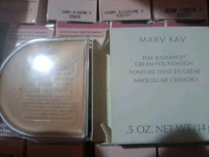 Mary Kay DAY RADIANCE Foundation Cream TRUE BEIGE .5 oz BNIB - Picture 1 of 1