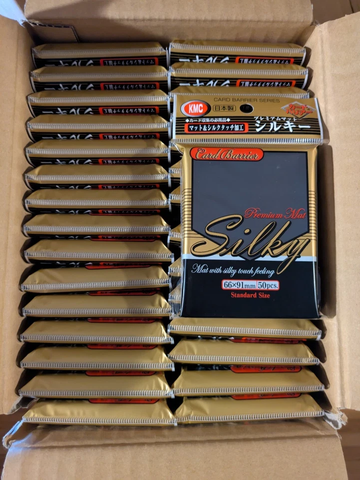 KMC Card Barrier Premium Mat Negro Sedoso Estuche 30 paquetes de 50 1500 Foto 1 de 1