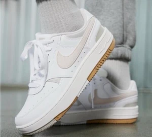 Nike Gamma Force Phantom bianca da donna 🌿 taglia 7,5 - Foto 1 di 8