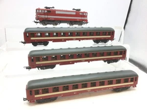 Lima HO Gauge SNCF BB9291 Electric Loco and Three Coaches - Picture 1 of 5