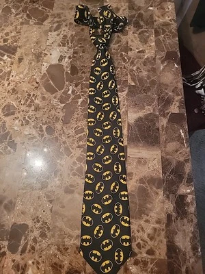 Corbata clásica de murciélago, gran calidad Foto 1 de 2