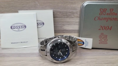 Fossil PR-5098 St. Louis Cardinals 2004 NL Champions Watch w Tin & Manual 102 - Image 1 of 4
