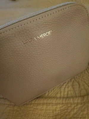 Laura Mercier Gris Claro Imitación Cuero Con Cremallera Superior 6x4" Nuevo Auténtico  Foto 1 de 4