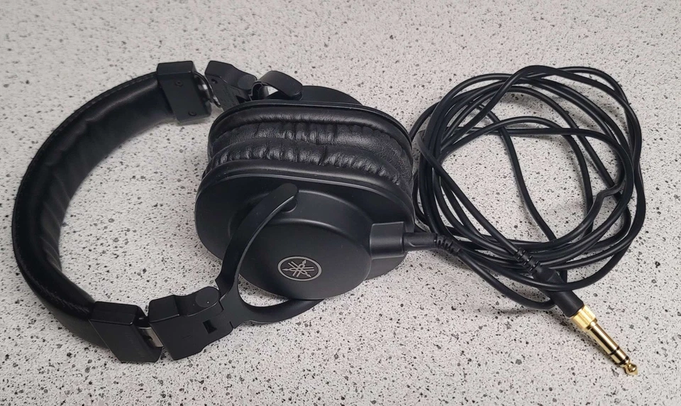 Yamaha Headphones HPH-MT5 - Image 1 of 1