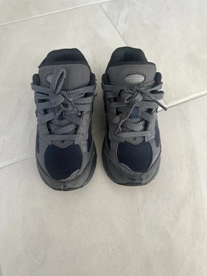 Niño pequeño 10.5 New Balance 2002r usado en excelente estado sin caja ver fotos Foto 1 de 4