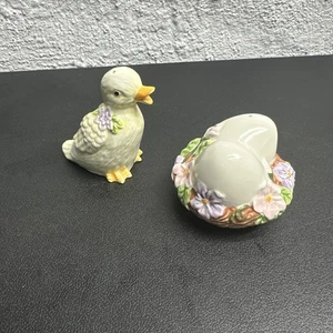 Vtg Avon Ceramic Easter Salt And Pepper Shaker Spring Time Duck & Bird’s Nest - Picture 1 of 11