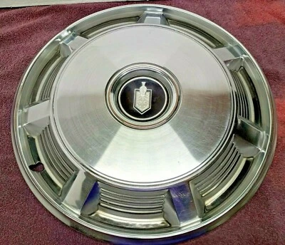 1973 1974 1975 1976 1977 Chevrolet Monte Carlo tapacubos 15" cubierta de rueda Foto 1 de 4