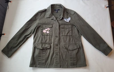Jaqueta Forever 21 verde exército manga longa estilo militar tamanho G bordada  - Imagem 1 de 4