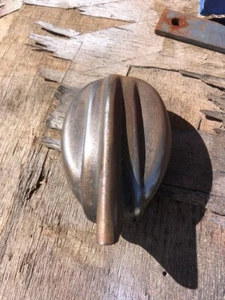 VINTAGE 1930'S 1940's FORD TRACTOR WINGED RADIATOR CAP - Picture 1 of 5