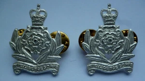 PAR EMPAREJADO DE INSIGNIAS DE CUELLO ACABADO PLATEADO INTELLIGENCE CORPS - Imagen 1 de 2