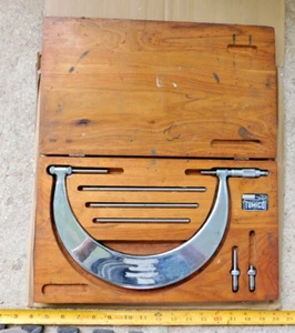 VINTAGE TUMICO TUBULAR MICROMETER SET IN ORIGINAL WOODEN CASE 1-125 - Picture 1 of 8