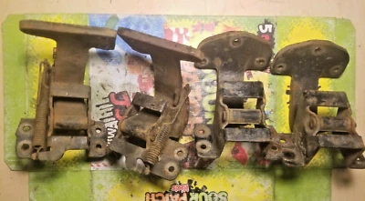 Cadillac 1961 1962 dos puertas bisagras de puerta delantera superior e inferior derecha e izquierda OEM Foto 1 de 4