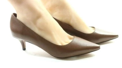 Zapatos de salón Brooks Brothers para mujer de cuero con punta y tacones de gatito color marrón talla 8 Foto 1 de 4