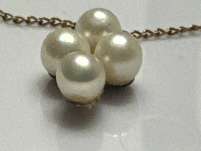Collar de perlas cultivadas vintage colgante de 4 racimo de perlas en cadena llena de oro de 12K Foto 1 de 4