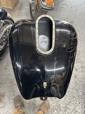 Harley Davidson 2003 tanque de combustible FLH usado 100 aniversario negro carburado Foto 1 de 4