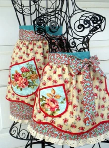 Mother Daughter Matching Half Apron Set Cottage Chic Shabby by Aprons to Tie For - Bild 1 von 5