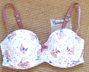 BH Bee Dees BeeDees Gr.70 D weiss Blumen Happy Heart 35 WDUM edel Frühling Neu - Bild 1 von 1