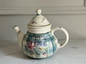 Vintage mother cupboard inc Floral Farm Theme  teapot With Gold Accent 8”x 9” - Picture 1 of 9
