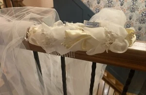 VTG House Of Bianchi Boston NY USA Bridal Wreath Silk Flowers Medium Veil Pearls - Picture 1 of 6