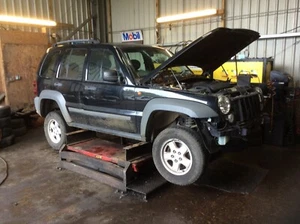 2006 JEEP CHEROKEE SPORT  FRONT  FOG LAMPS  61B58820042 ( GRILL MOUNTED ) - Picture 1 of 12