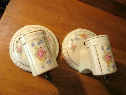 VINTAGE PAIR OF PORCELIER FLORAL ROSE WALL SCONCE LIGHT FIXTURES W/OUTLETS Cover