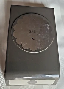 Stampin up, 2 3/8" Decrative Circle Punch - Picture 1 of 1