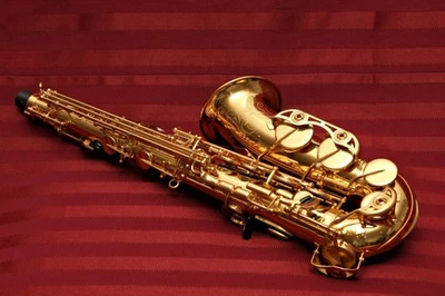 雅马哈 YAS-475 Eb 中音萨克斯管带硬壳盒 — 第 1/4 张图片