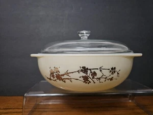Pyrex 1959 Hospitality Casserole Golden Branch with Lid. 024 2QT - Picture 1 of 10