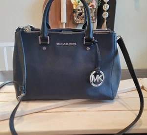 Michael Kors Kellen Saffiano Leather Satchel Handbag Shoulder Bag Black Navy - Picture 1 of 18
