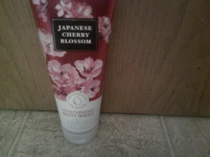 BATH & BODY WORKS ~ JAPANESE CHERRY BLOSSOM MOISTURIZING BODY WASH ~ 10 OZ - Picture 1 of 2