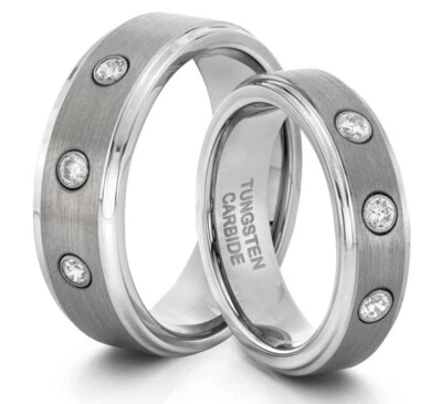 HIS & HERS 8 毫米/6 毫米钨哑光婚戒两个戒指套装带 CZ 石 — 第 1/3 张图片