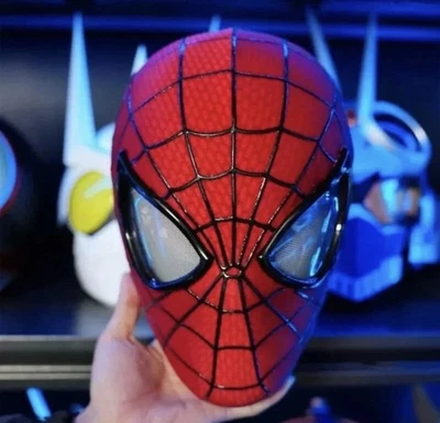 The Amazing Spider Man 2 Mask: Moving Eyes and LED Lights with Remote Control - Image 1 of 4