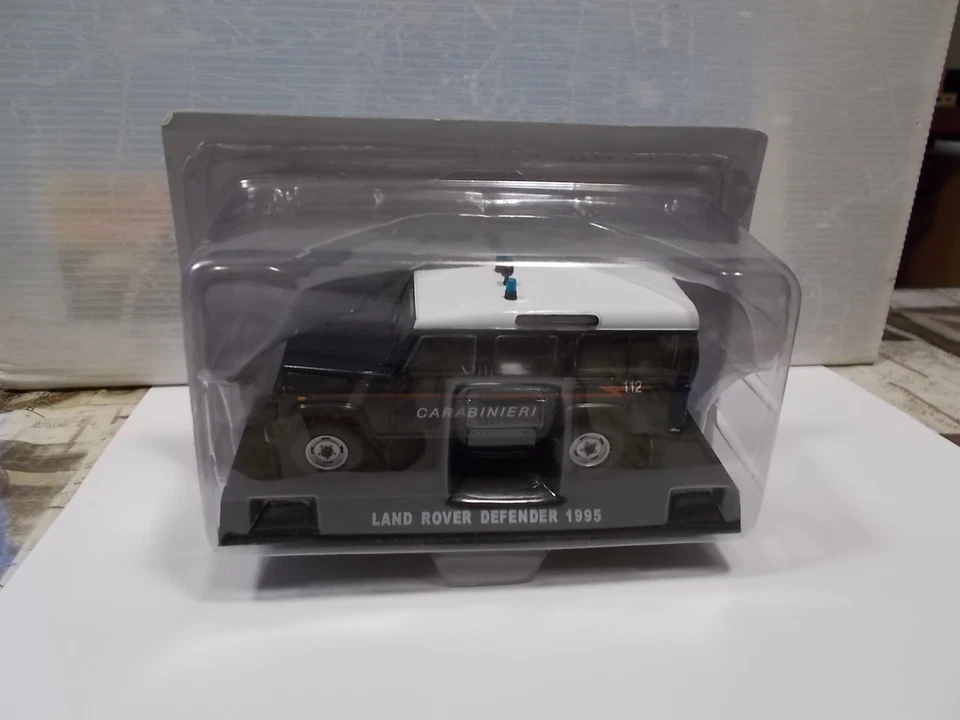 de agostini sc1/43 land rover 110 fdefender carabinieri  1995 - Immagine 1 di 1