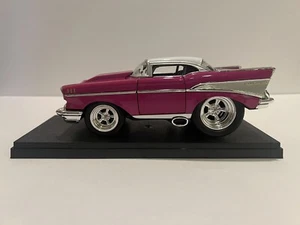 Muscle Machine 1957 Chevy Belair Hot Pink and White Diecast Car 1:24 Scale - Picture 1 of 6