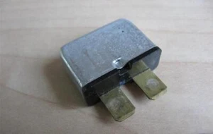Ford F6HT-14526-CA F6HT14526CA Automotive Circuit Breaker 10A 10Amps #M147DX - Picture 1 of 5
