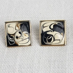 Pendientes cuadrados geométricos de esmalte remolinado de oro crema negro  - Imagen 1 de 6