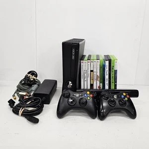 Microsoft Xbox 360 S 1439 4GB 2 Cont. Juegos deportivos de acción Kinect 12 Fantasy War - Imagen 1 de 20