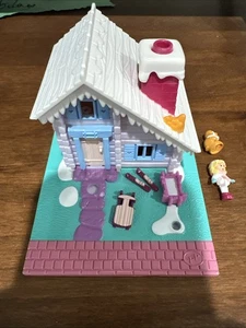 Polly Pocket Vintage Bluebird Toys 1993 Ski Lodge Chalet Pollyville komplett - Bild 1 von 7