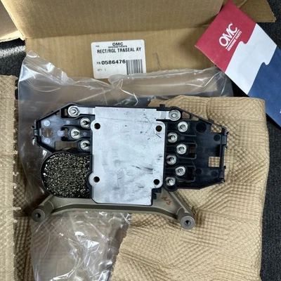 Genuine NOS Evinrude 200-225 HP Rectifier & Regulator 586476 0586476 586395 - Image 1 of 4